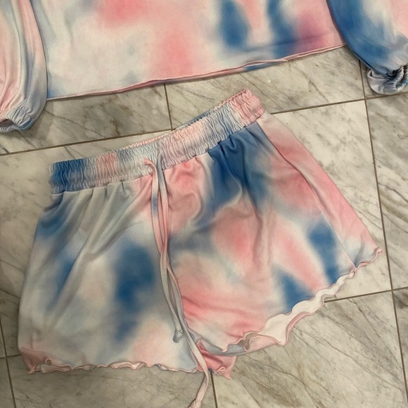 NWOT Trendy Lounge Set​​ - Picture 5 of 7